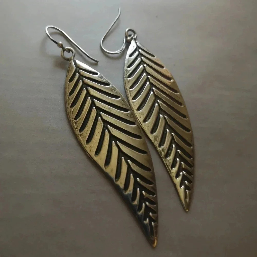 🌿 Stunning Sterling Silver Leaf Motif Statement Earrings ✨